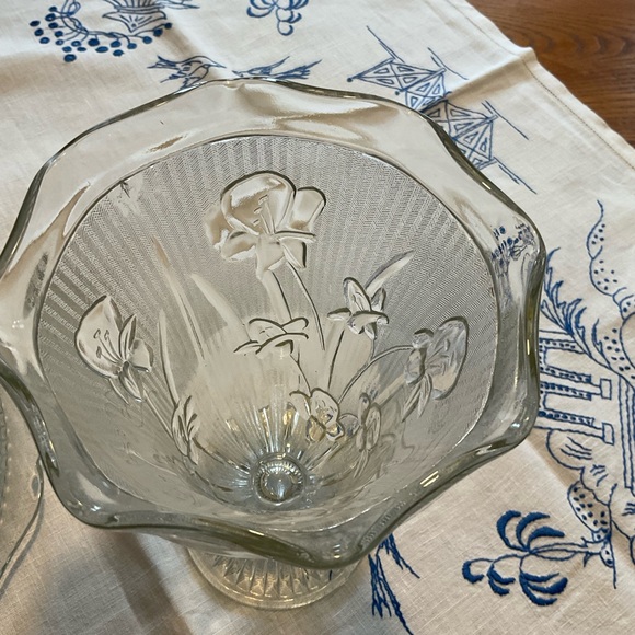 Depression Glass Vase and Plate - Picture 4 of 10